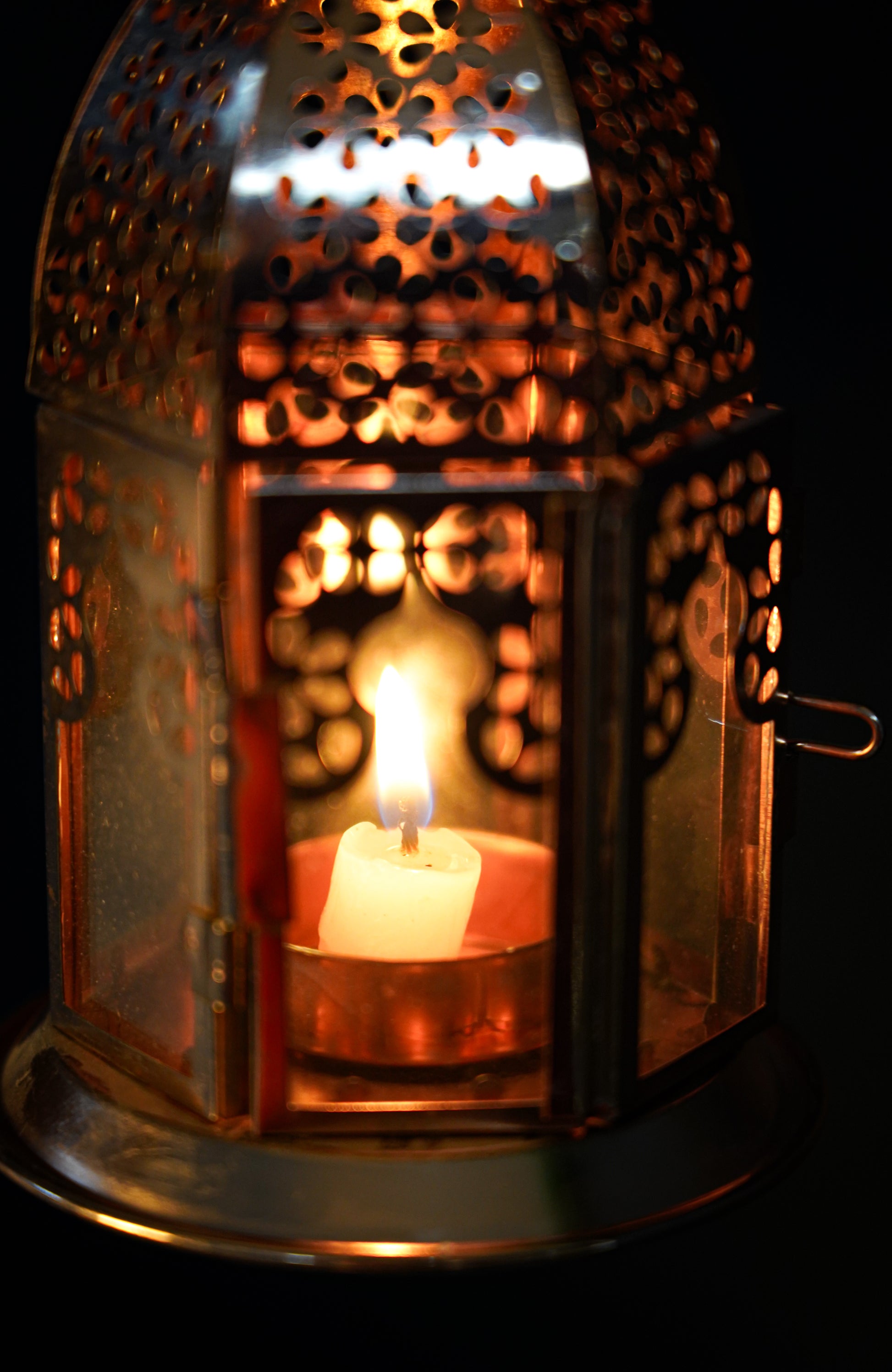 Moroccan Metal Lantern – Antique Gold Tealight Candle Holder for Eid & Ramadan Décor