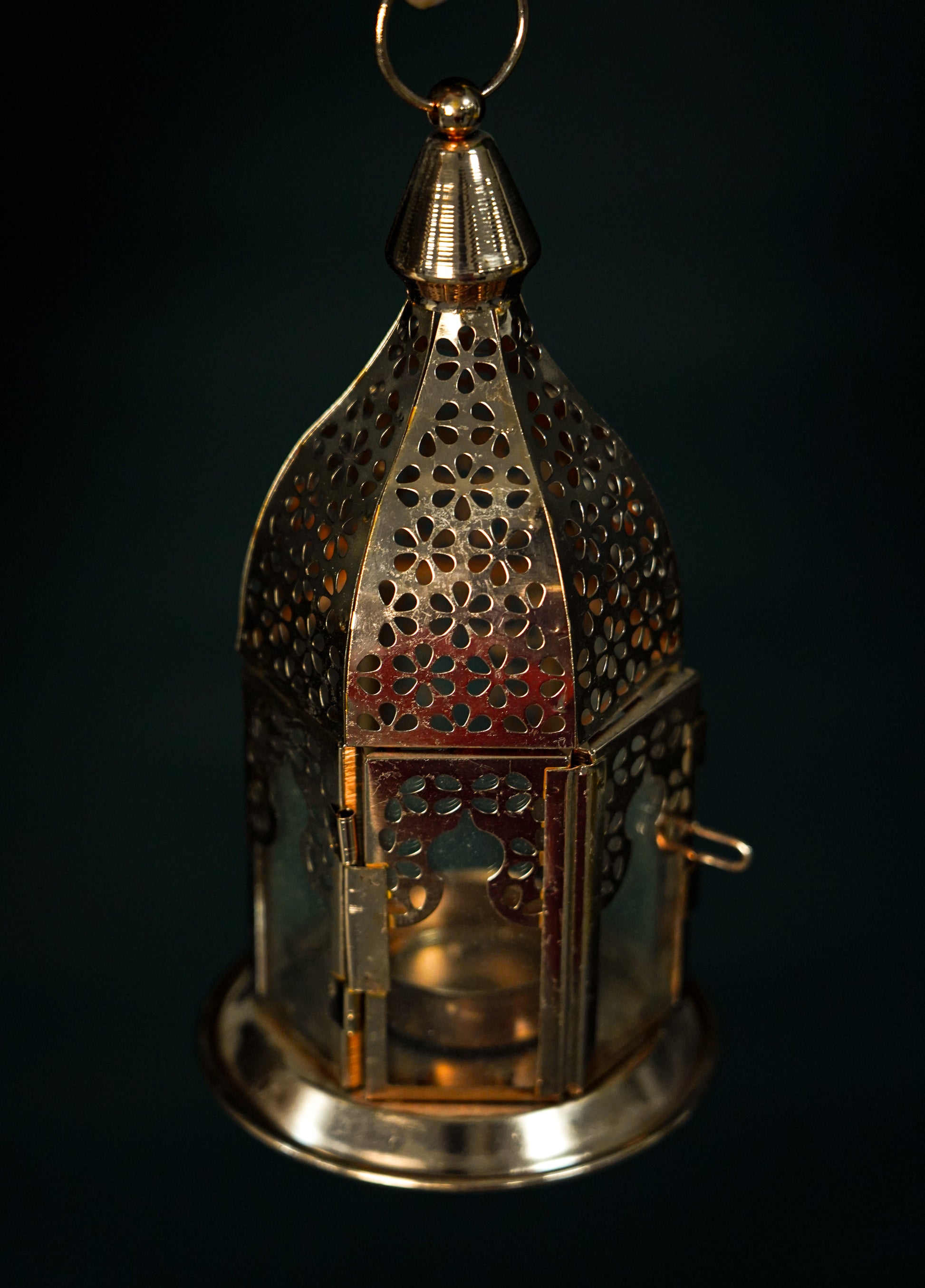 Moroccan Metal Lantern – Antique Gold Tealight Candle Holder for Eid & Ramadan Décor