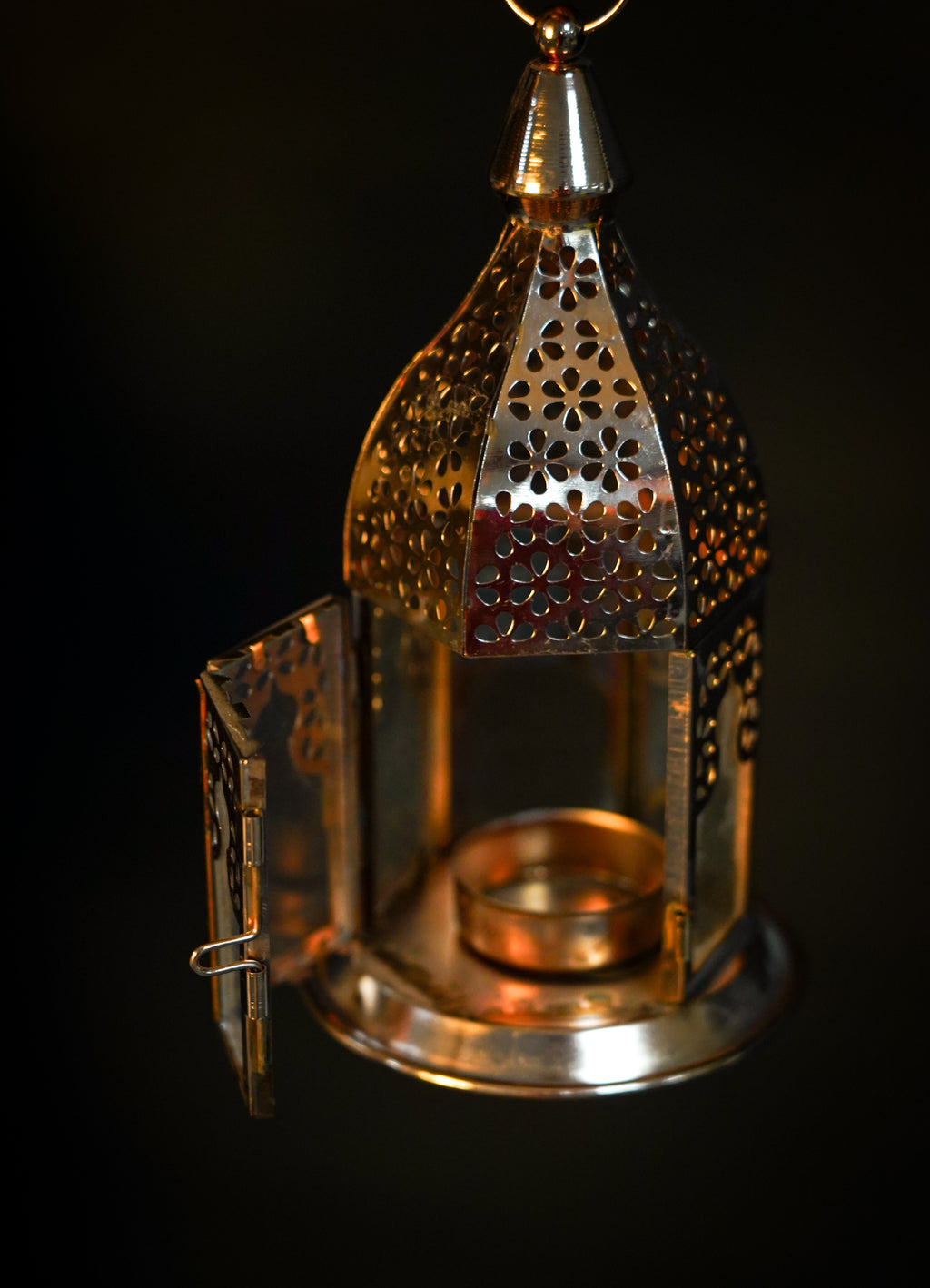Moroccan Metal Lantern – Antique Gold Tealight Candle Holder for Eid & Ramadan Décor