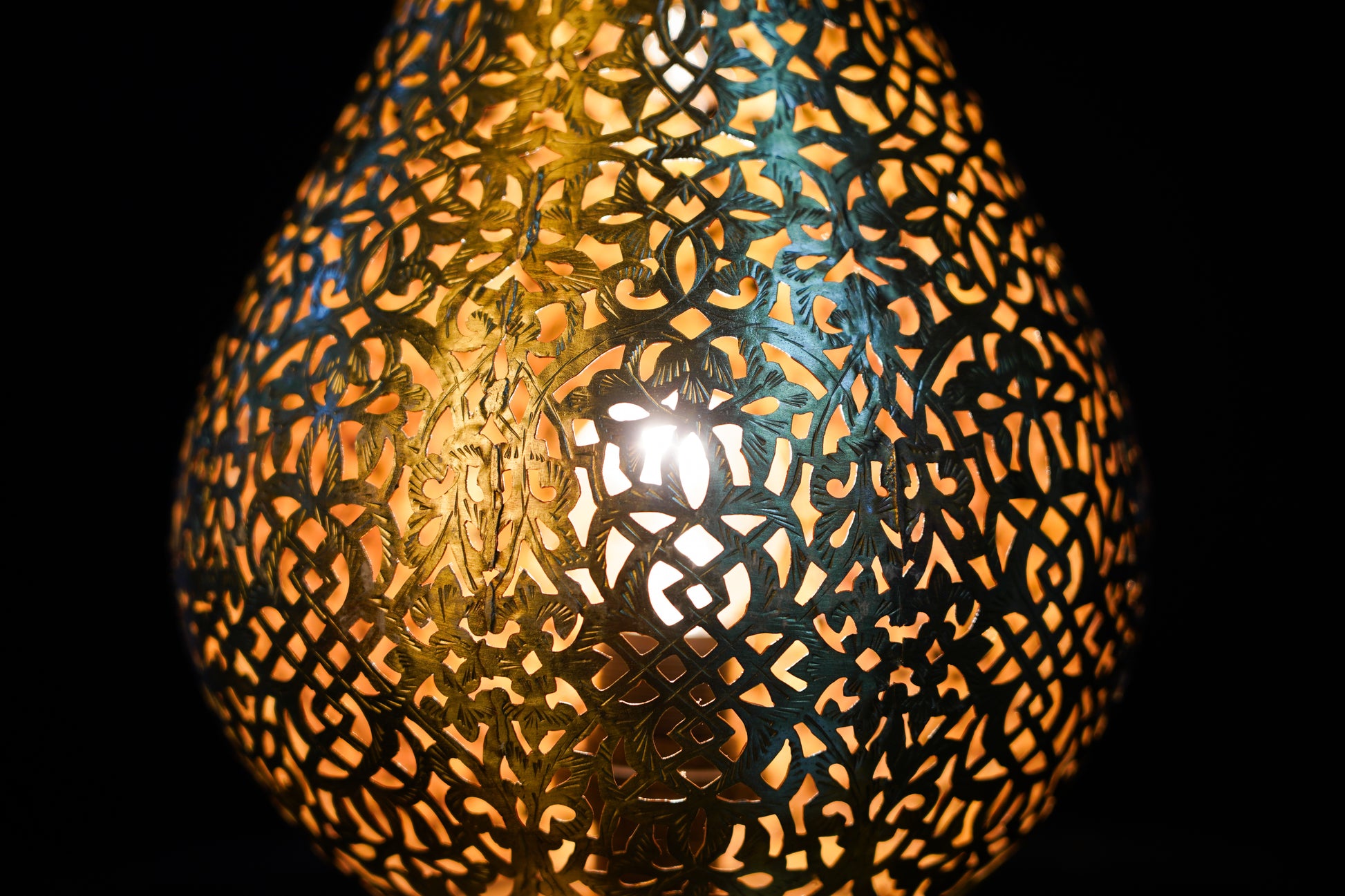 Moroccan Pierced Brass Table Lamp – Handmade Oriental Light