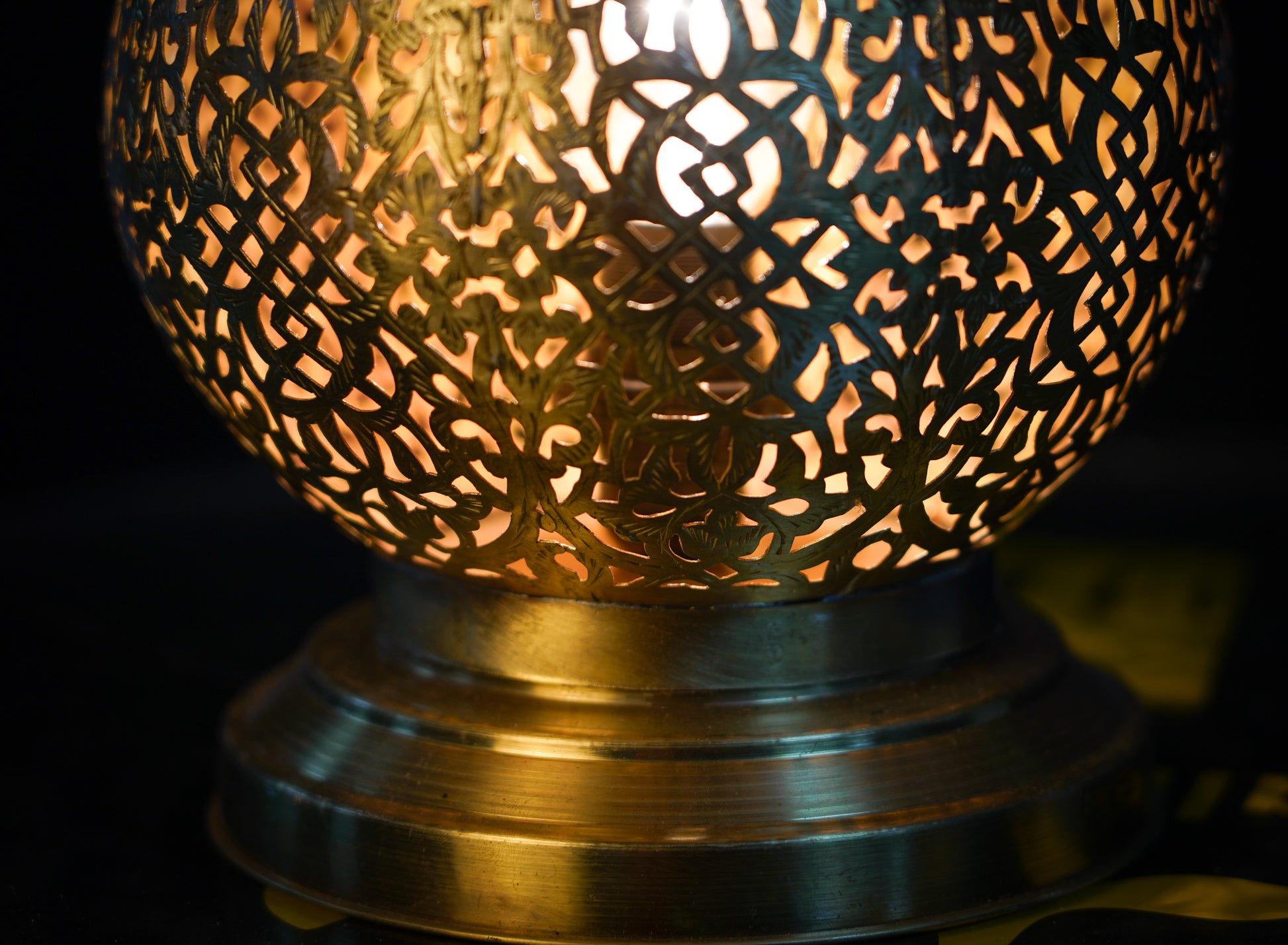 Moroccan Pierced Brass Table Lamp – Handmade Oriental Light