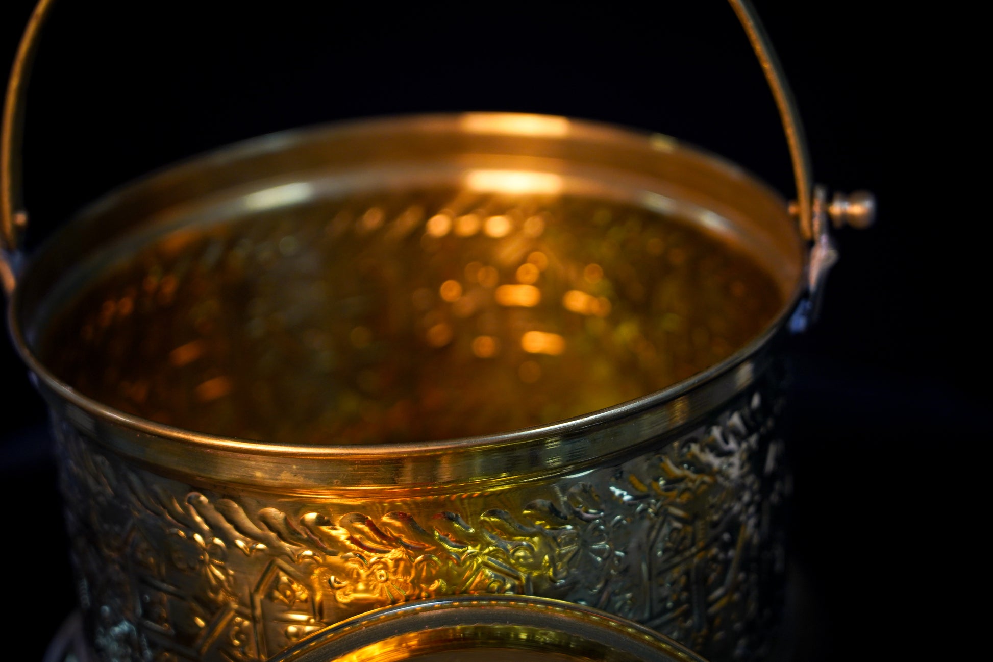 Handcrafted Moroccan Brass Water Vessel – Traditional Artisan Craft